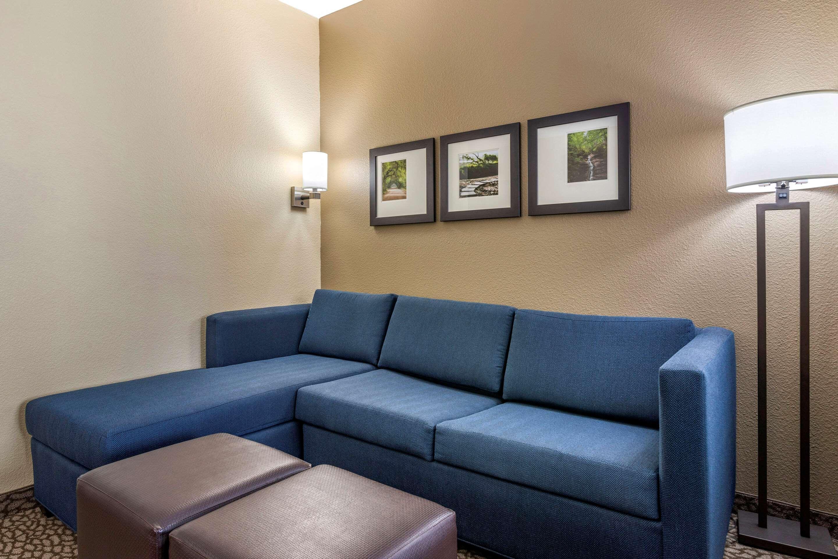 Comfort Suites Florence I-95 Экстерьер фото